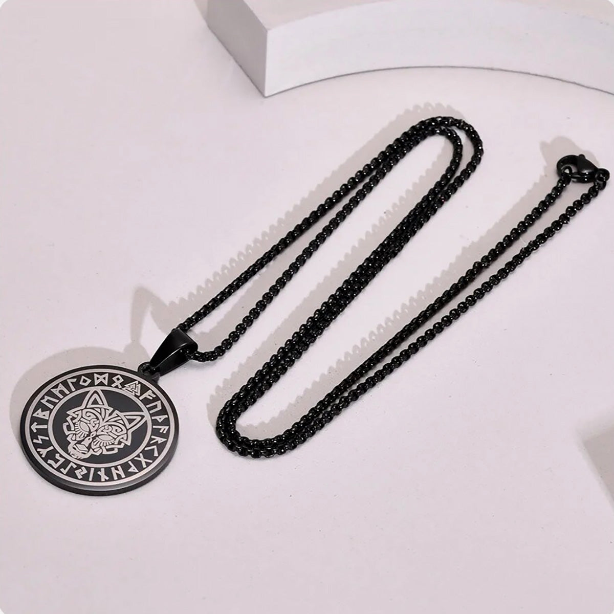 Viking - Men Viking Wolf Necklace, Stainless Steel Viking Compass Rune Almut Animal Pendant with Box Chain, Punk Rock Boy Collar